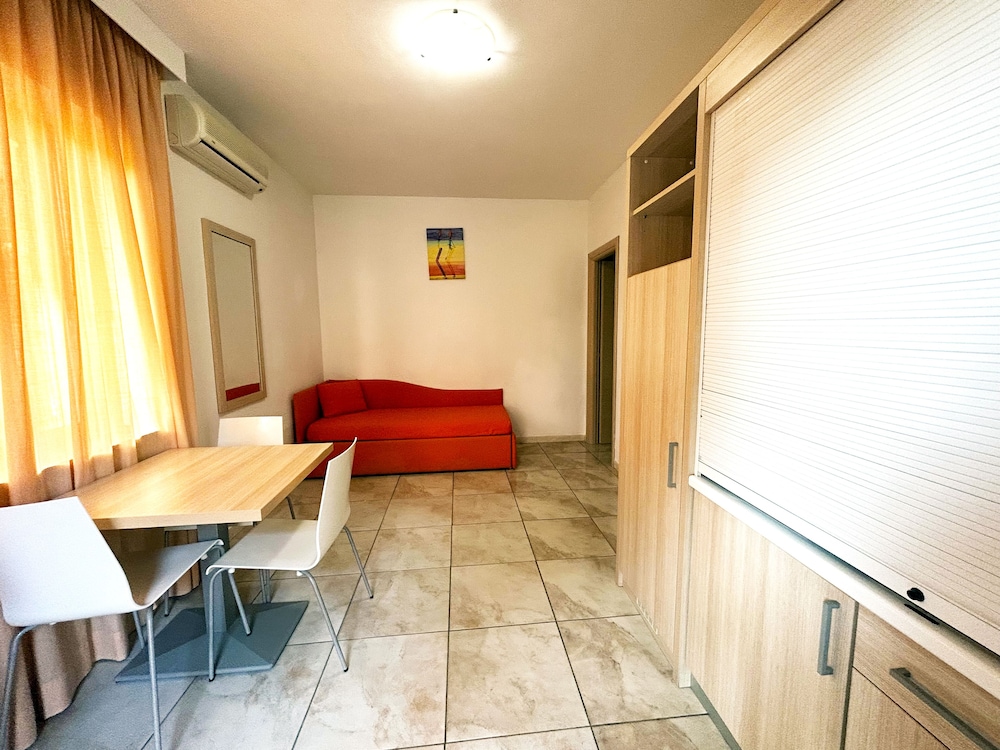Suite, 2 Bedrooms photo 3
