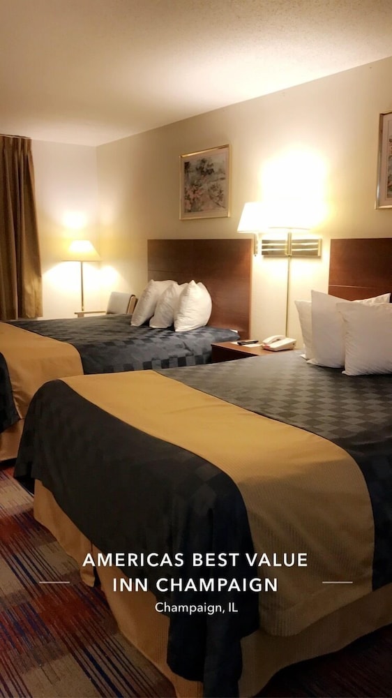 Room, 2 Queen Beds, Smoking photo 3