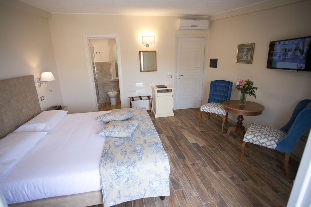 Standard Double Room, Terrace, Sea View (Duca Roberto Il Guiscardo) photo 3