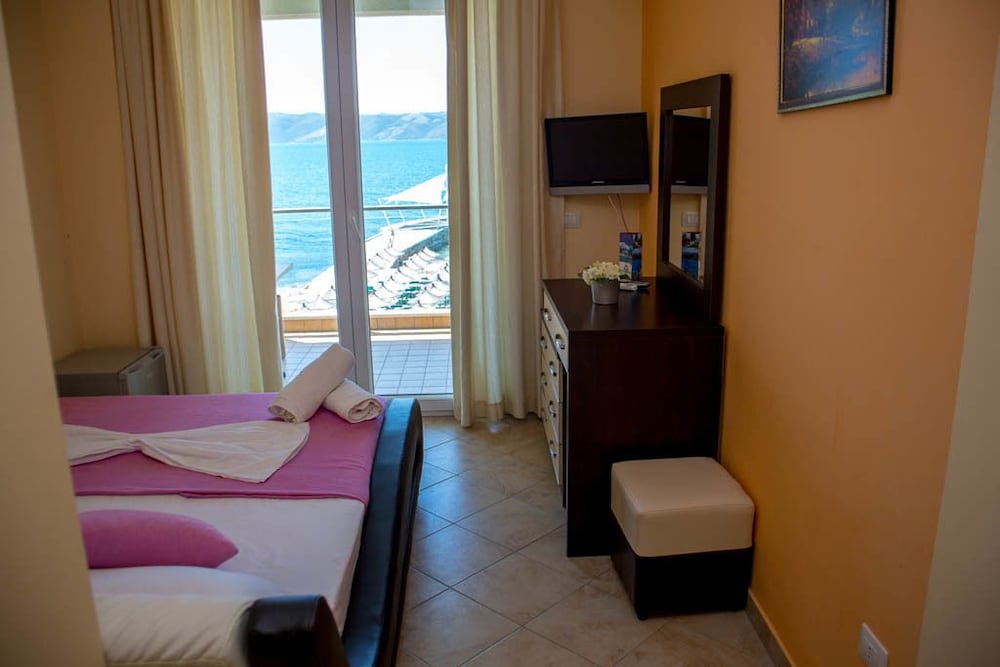 Double Room, Balcony, Sea View photo 1