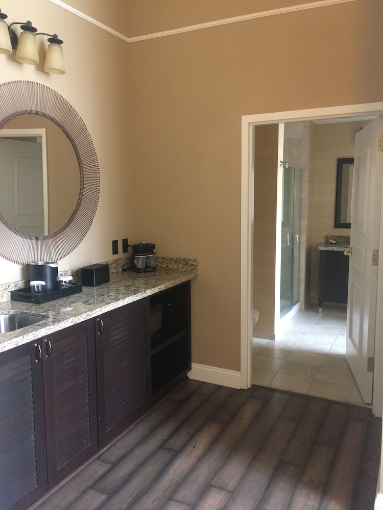 Suite, 2 Queen Beds, Accessible (Roll-In Shower)