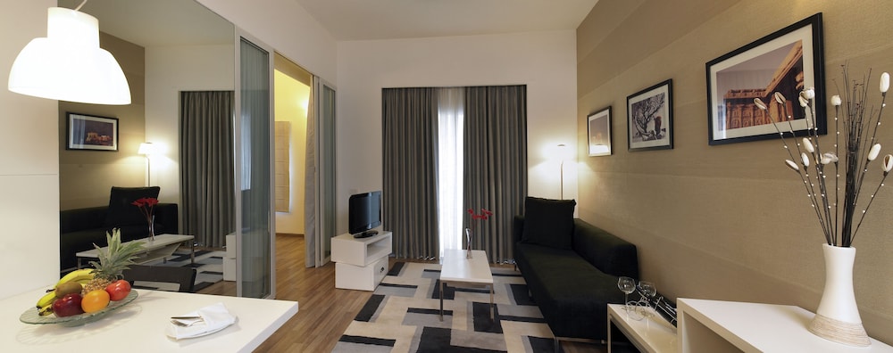 Suite, 2 Bedrooms, Balcony