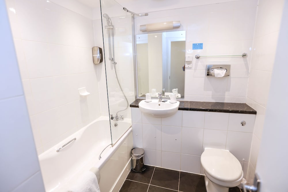Large Double or Twin Room, Sea View (Not Dog Friendly) - Photo 3