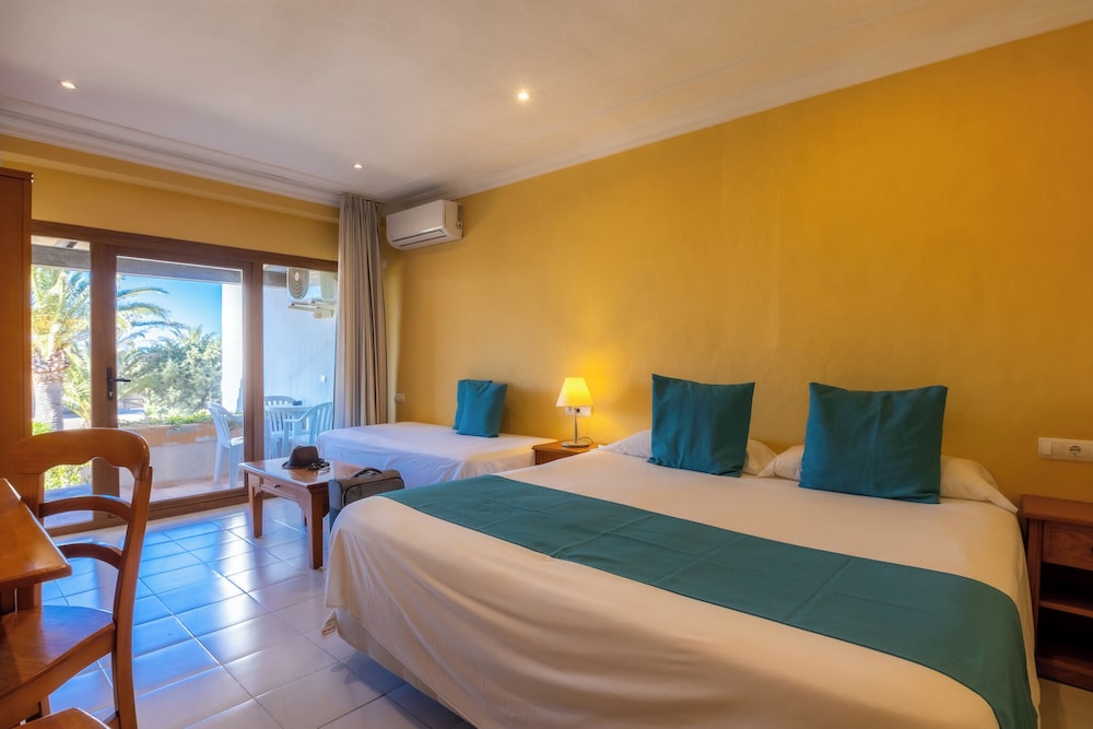 Triple Room, Garden View - Photo 17