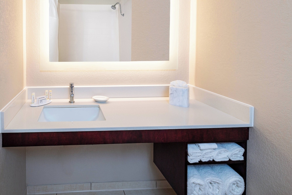 Suite, Multiple Beds - Photo 5