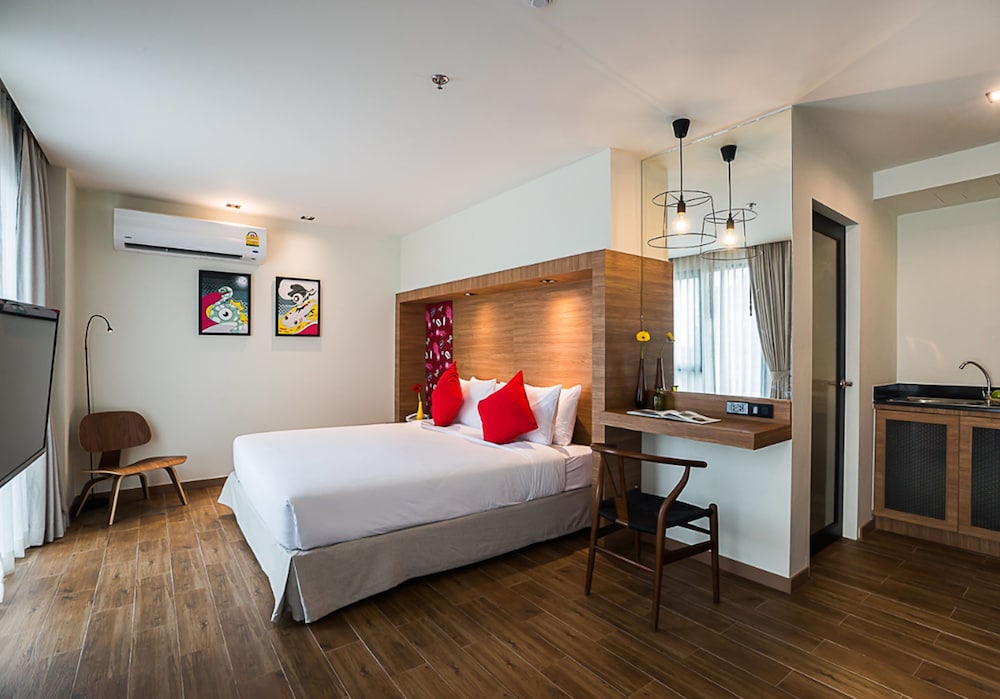 room photo