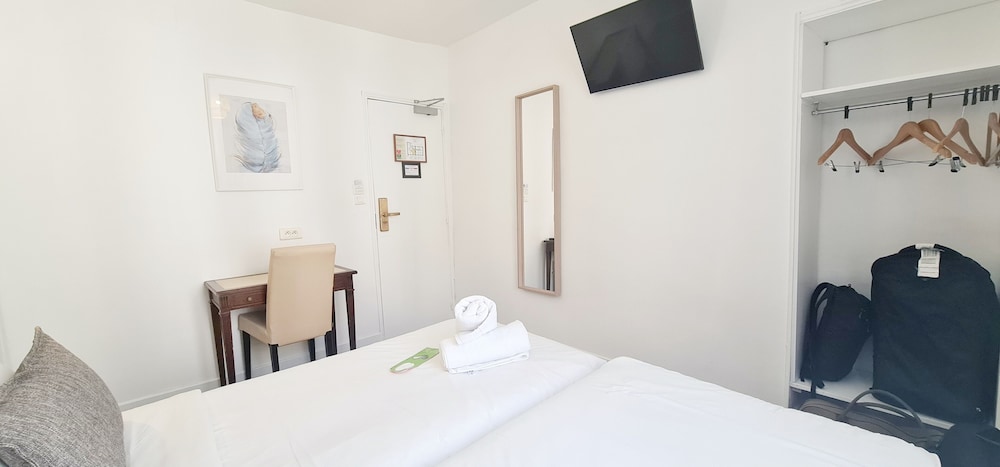 Classic Double or Twin Room photo 2