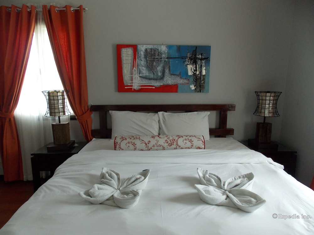 Deluxe Budget Bedroom C photo 2