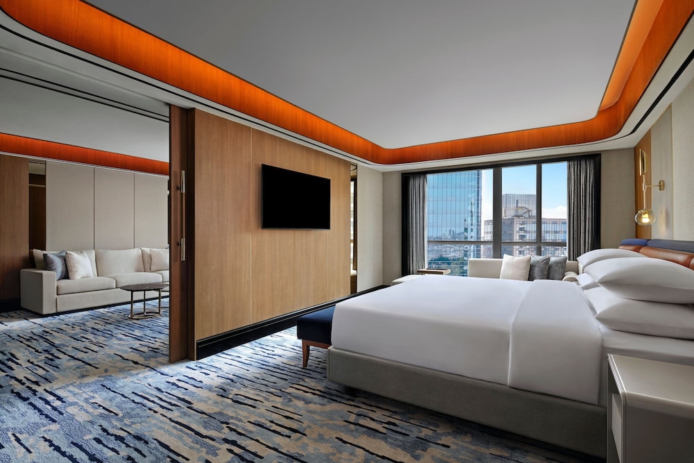 Club Suite, 2 Bedrooms - Photo 4
