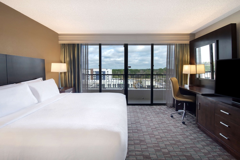 Suite, 1 King Bed, Balcony (Atrium) - Photo 3