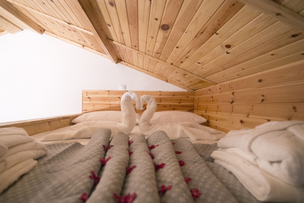 Standard Quadruple Room (Platanos) photo 3
