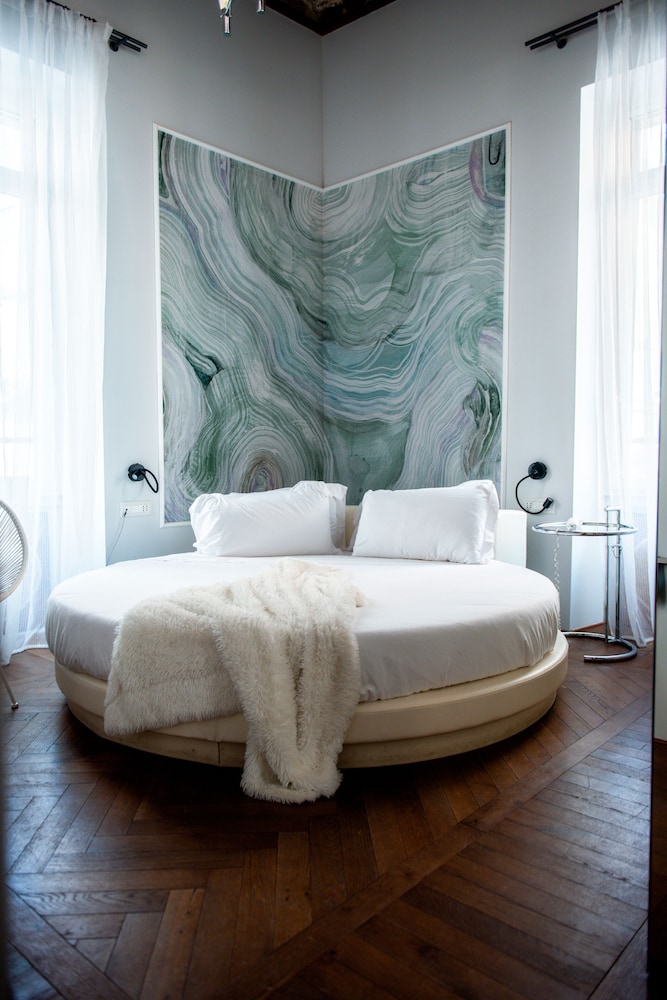 Design Room, City View