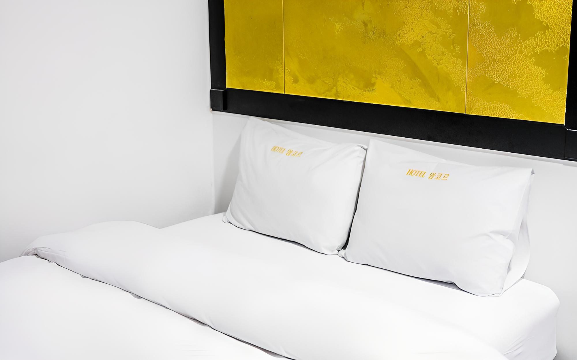 Room (VIP (double + double bed Netflix avai) - Photo 4