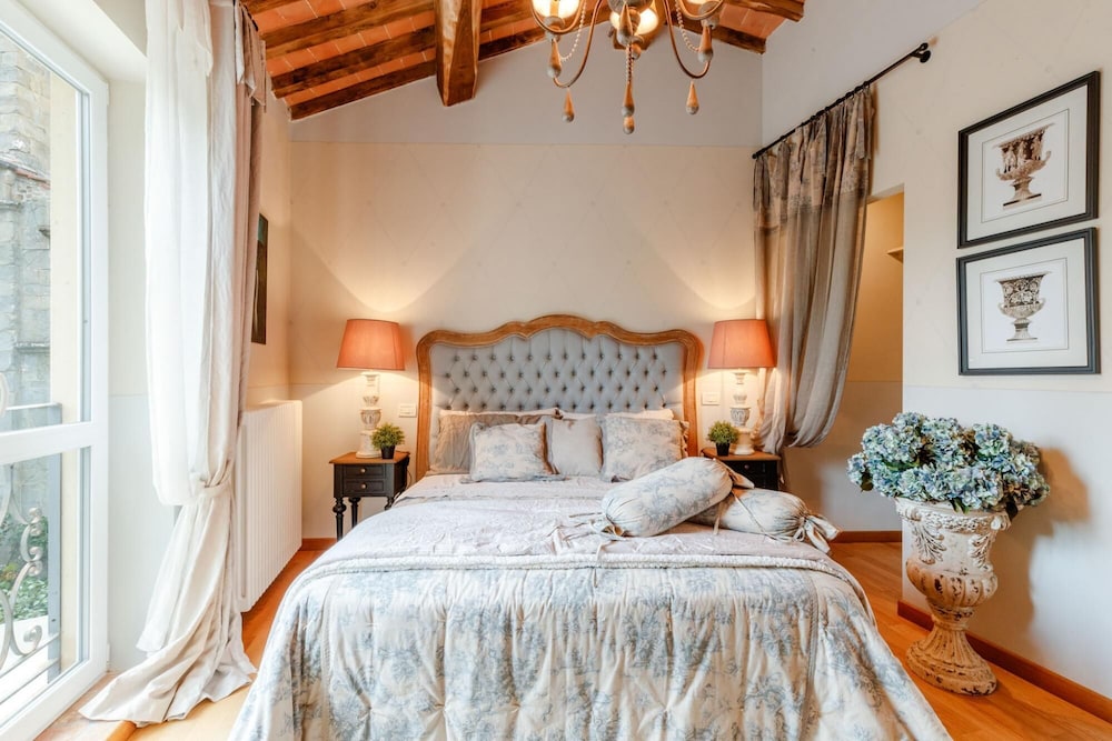 Villa photo 2