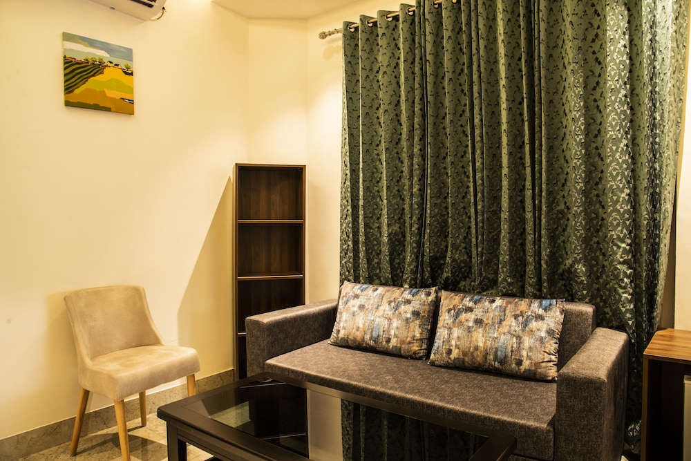 Premium Studio Suite photo 3