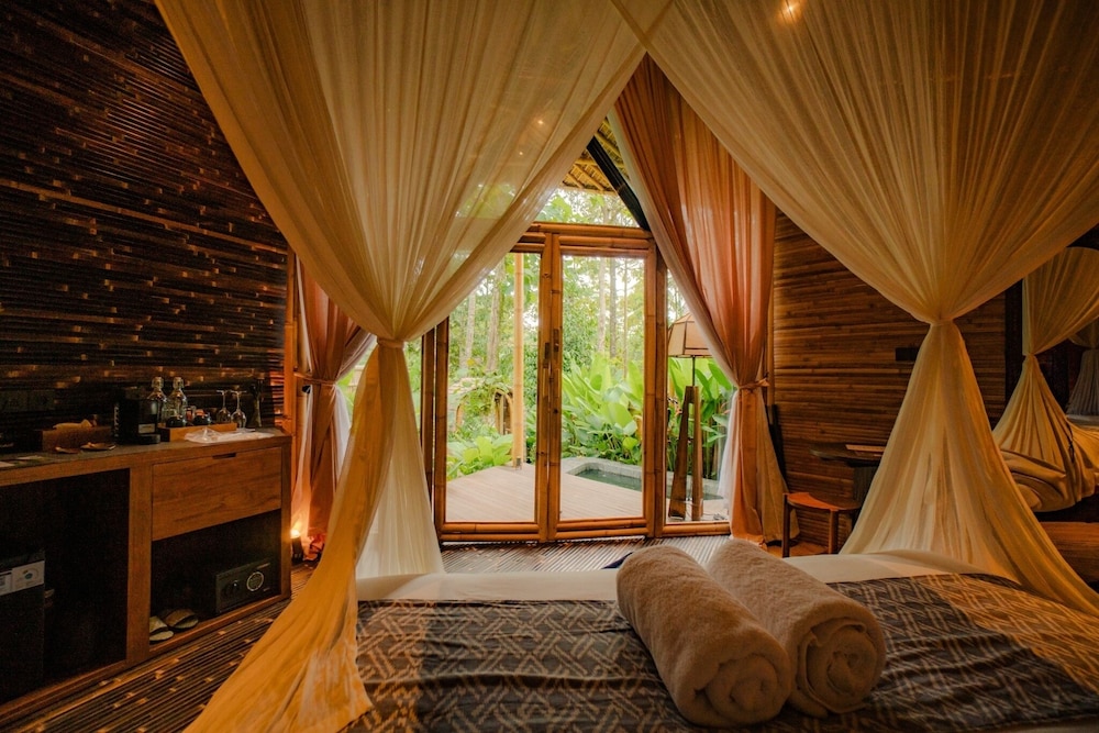 Standard Villa, River View