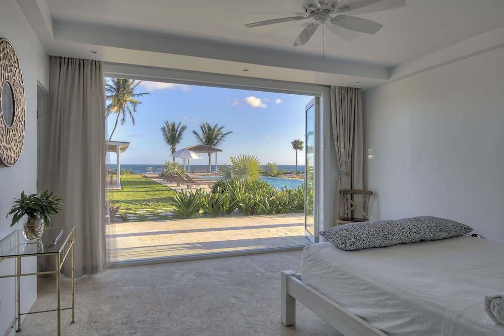Room, 1 King Bed, Ocean View photo 2