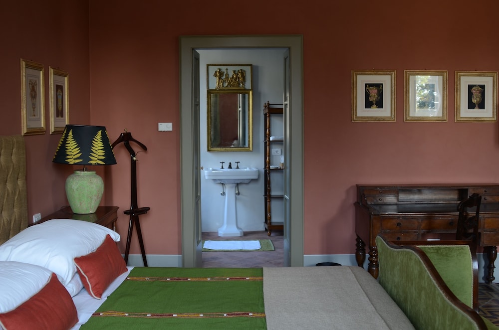 Luxury Suite, 1 King Bed photo 3