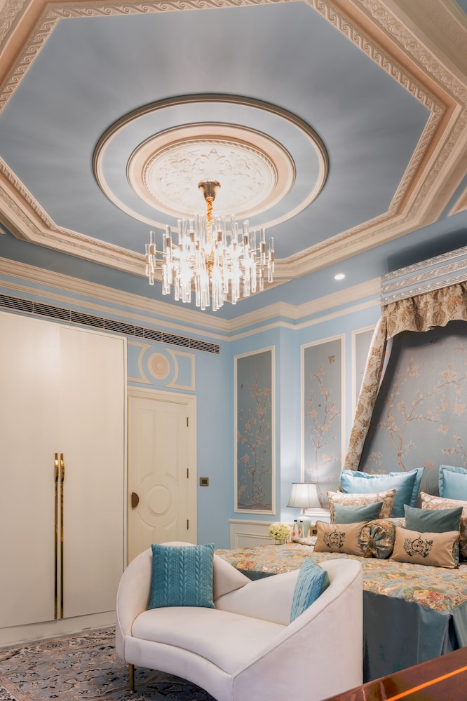 Luxury Suite, Non Smoking (Heritage With Whirlpool)