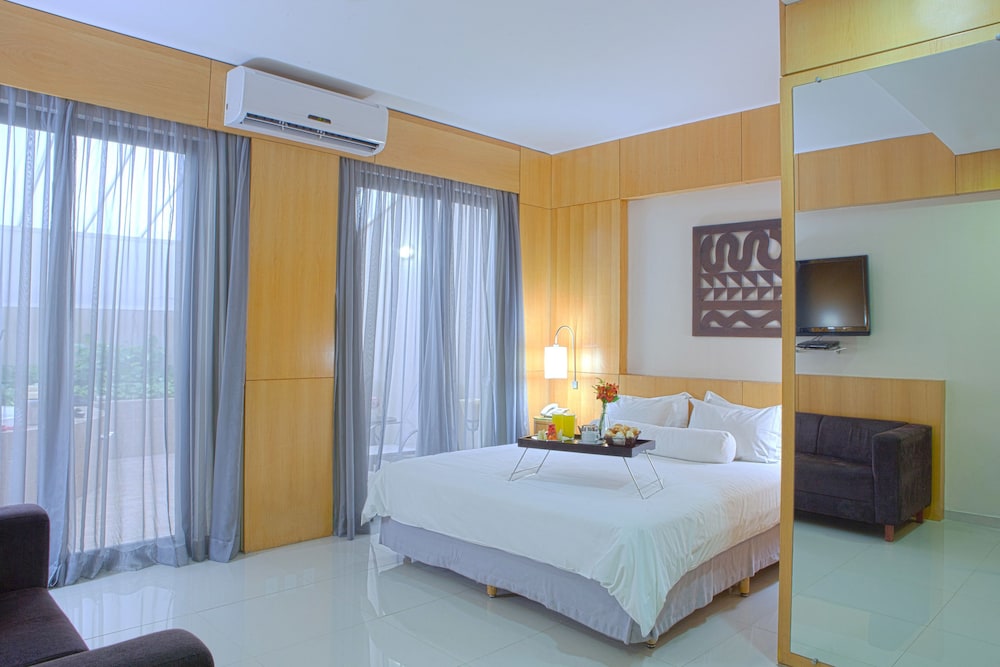 Superior Room, Bathtub - Photo 1