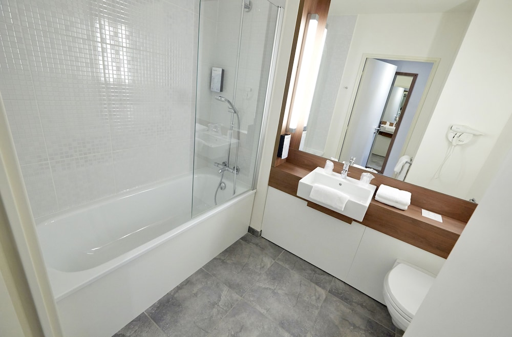 Standard Room, 2 Twin Beds - Photo 10