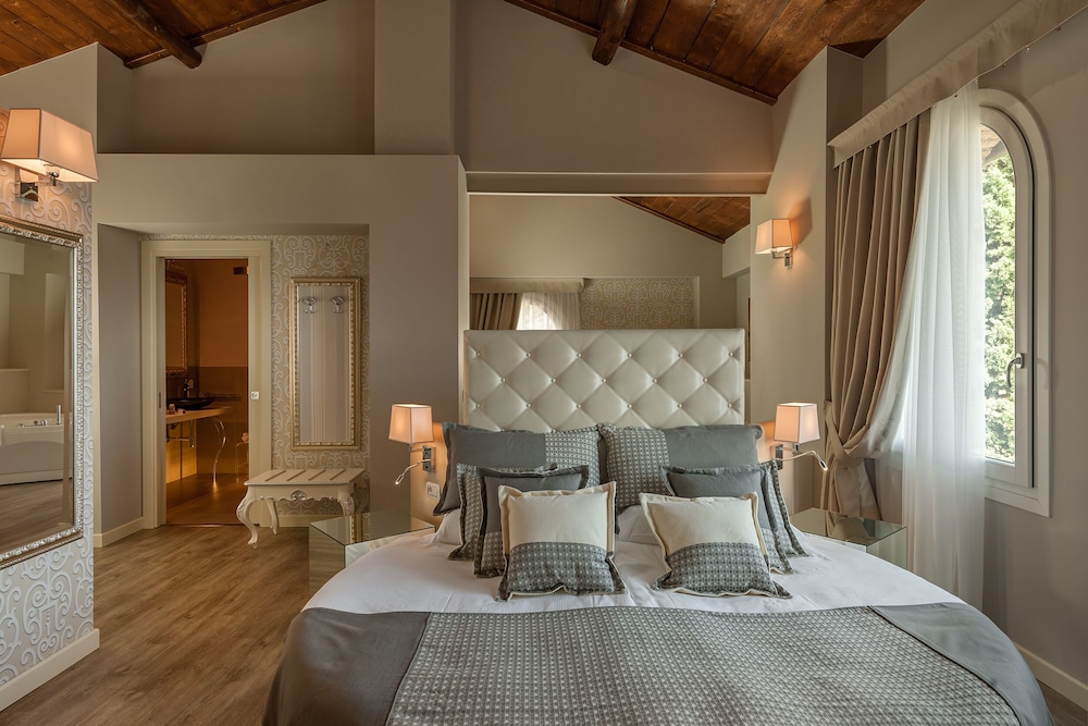 Classic Double or Twin Room photo 2