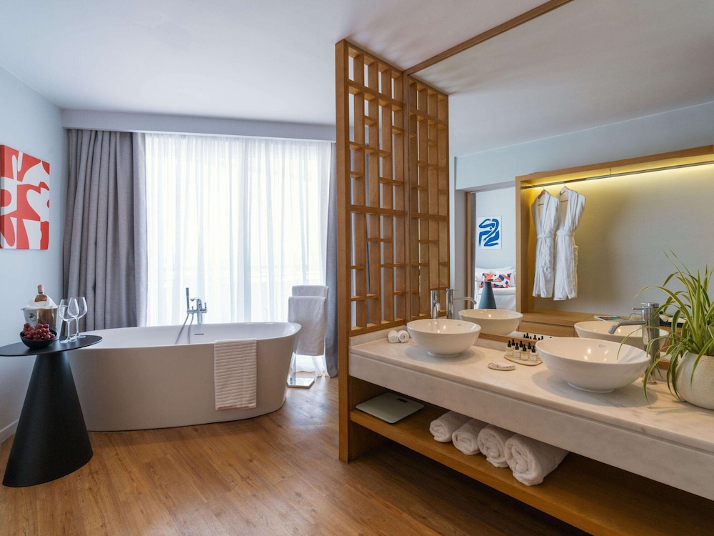 Ivory Junior Suite - Photo 10