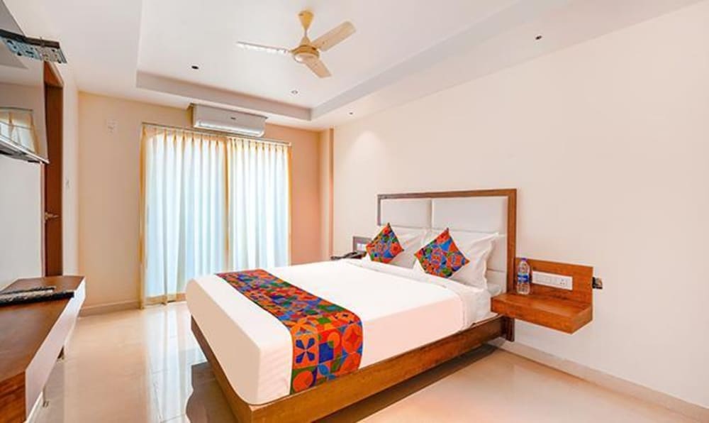 Deluxe Room - Photo 3