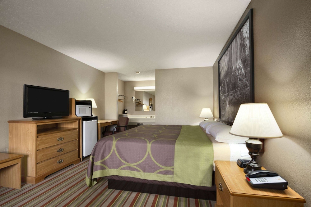 Studio Suite, 1 King Bed, Non Smoking, Hot Tub - Photo 1