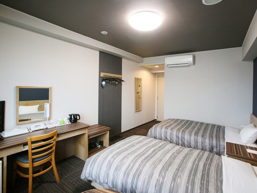 Twin Room, Smoking photo 3