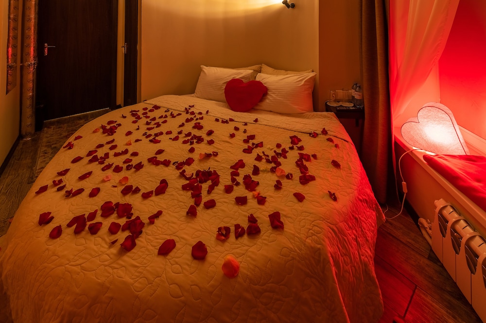 Honeymoon Room (6) photo 2