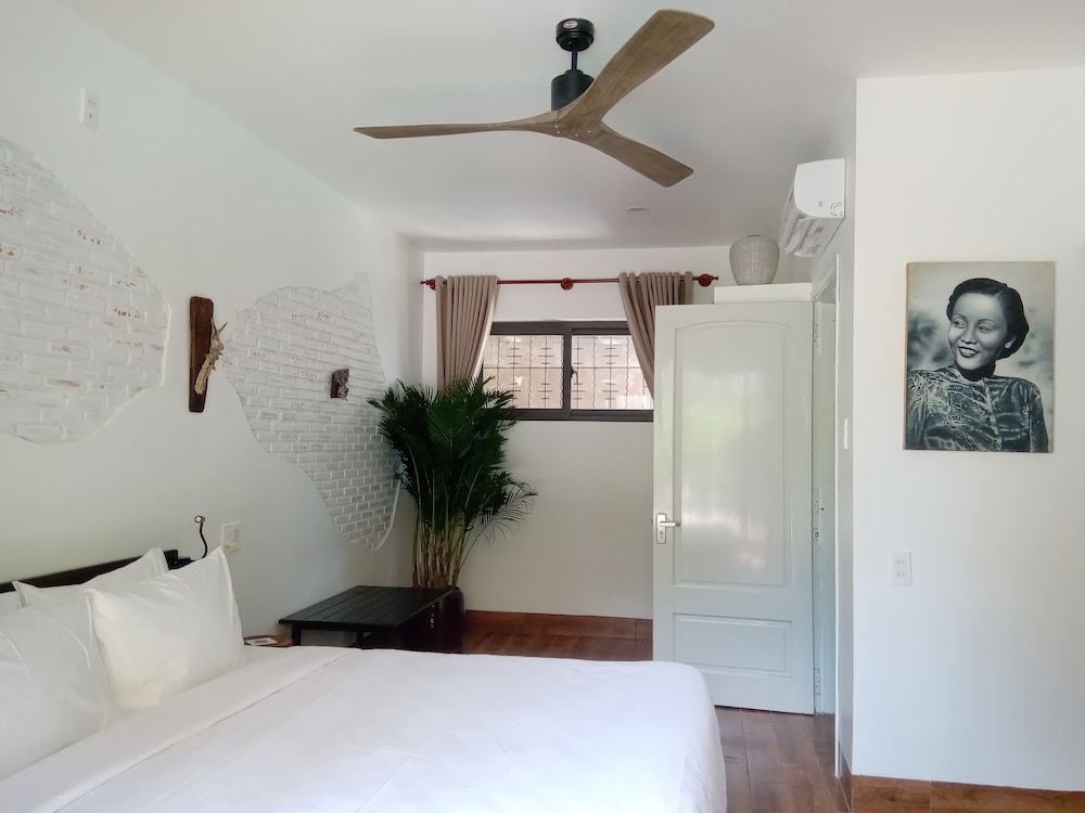 Economy Double Room (The Bohemian) photo 3