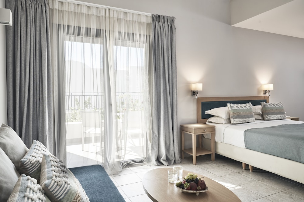 Maisonette Suite | Resort Area photo 3