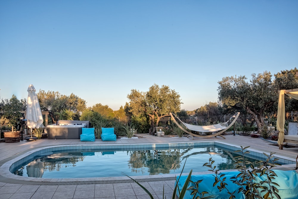 Villa Freedom, Photo 2
