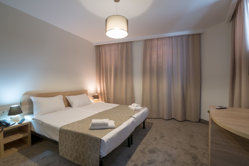 Basic Double or Twin Room photo 1