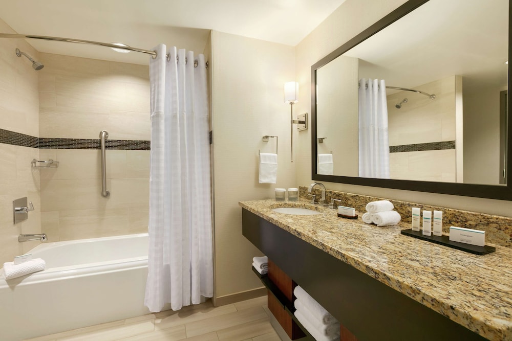 Suite, 1 King Bed, Accessible, Balcony (2 Rooms) photo 2