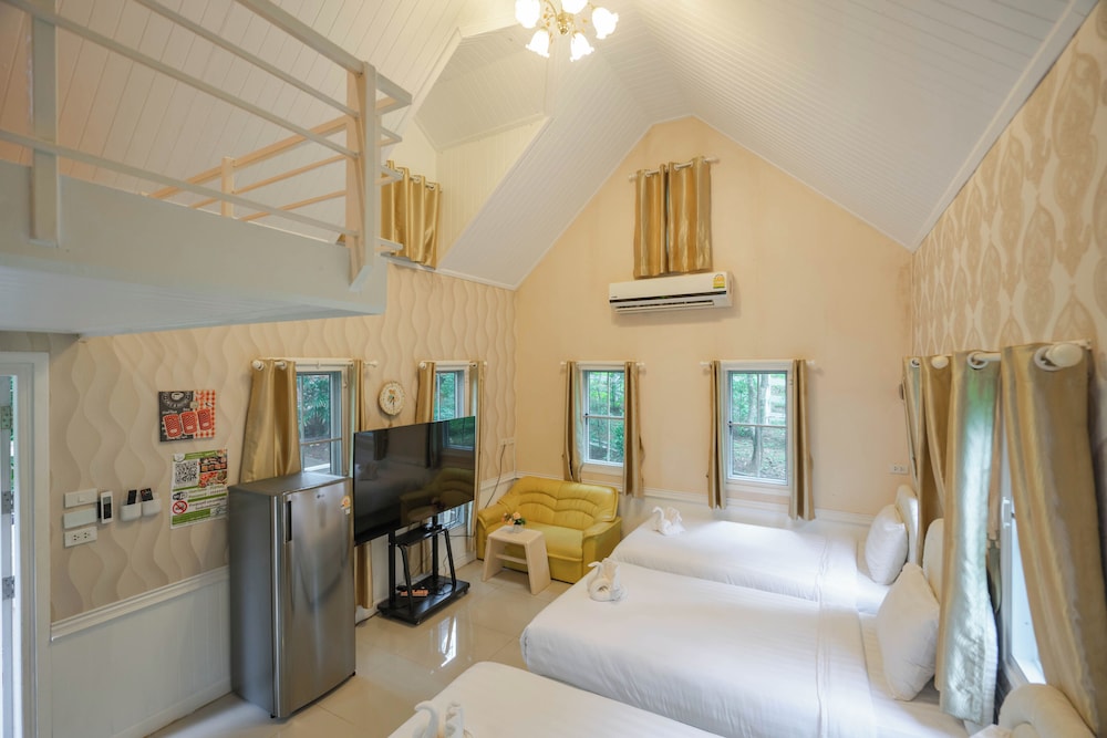 Deluxe Bungalow - Photo 18