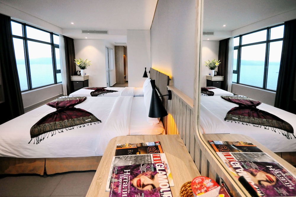 Premium Room, Sea View - Photo 11