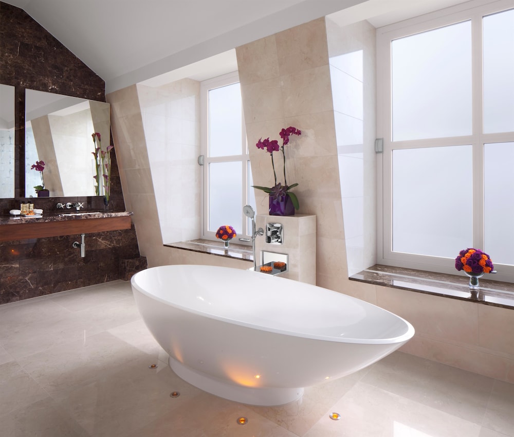 Conrad Suite