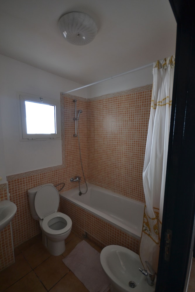 Apartment photo 2