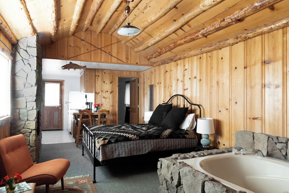 Cabin photo 1