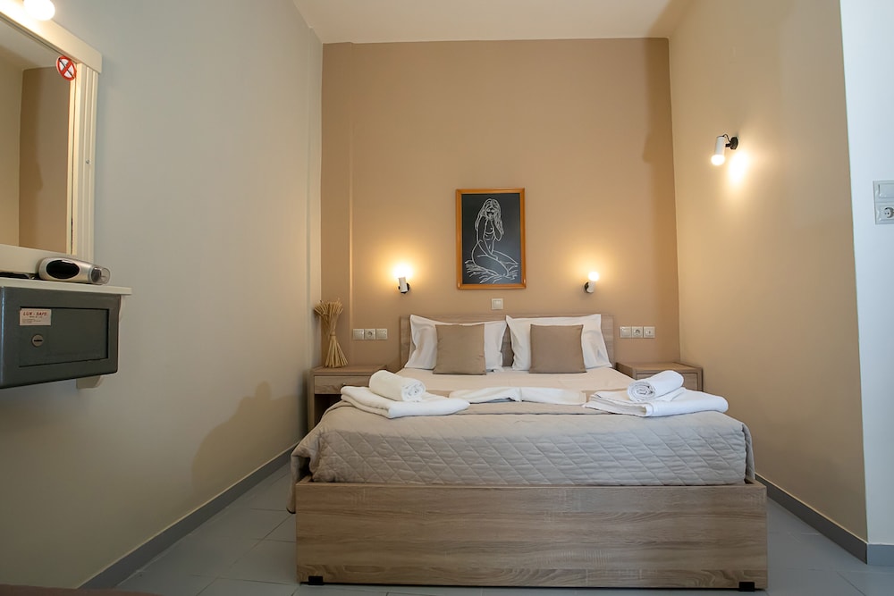 Standard Triple Room, 1 Bedroom, Kitchen, Ground Floor photo 3