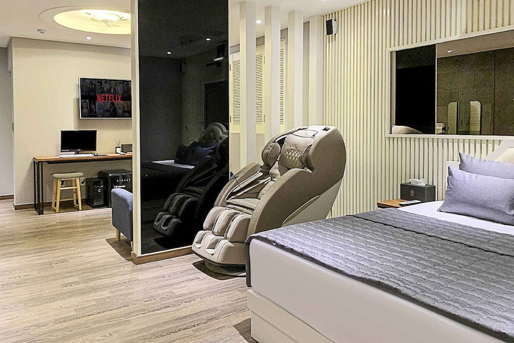 Signature Studio Suite