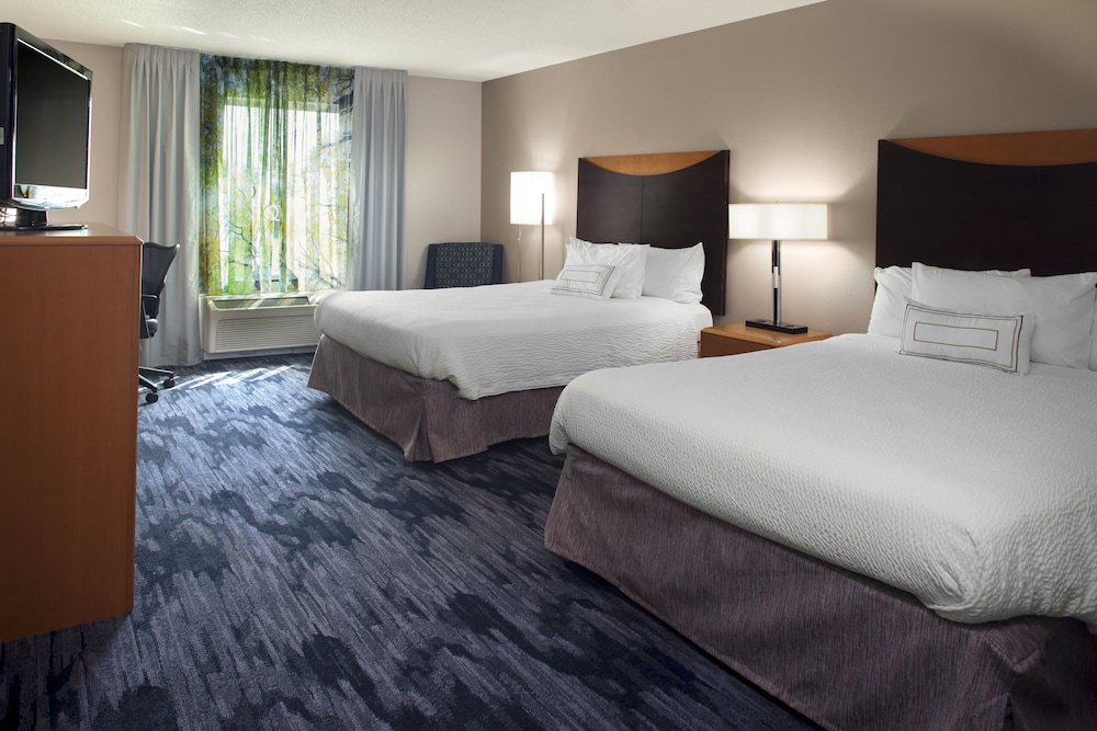 Room, 2 Queen Beds - Photo 1