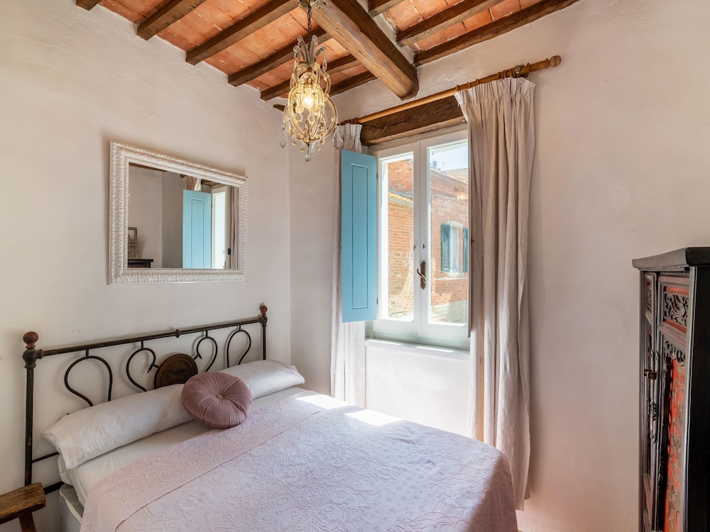 Villa photo 2