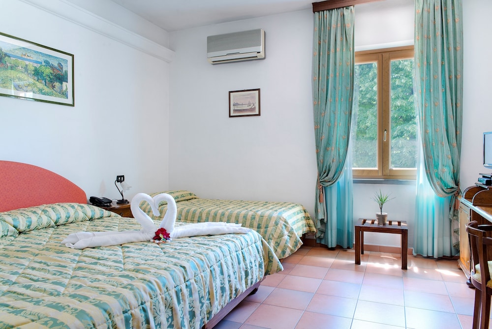 Triple Room - Photo 1