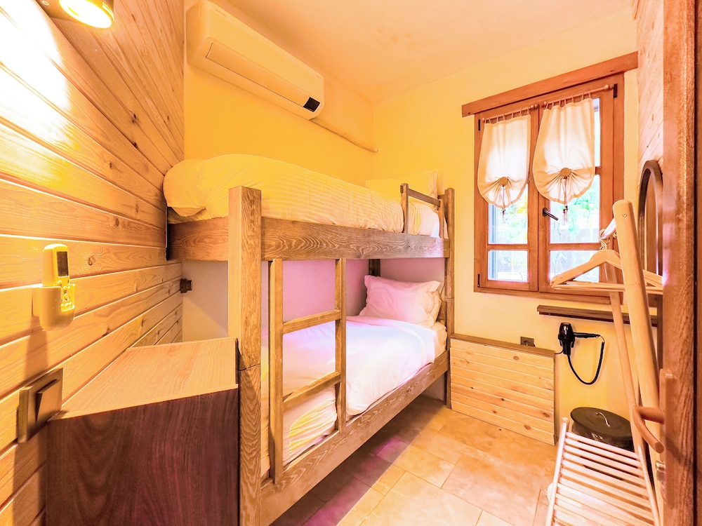 Economy Twin Room