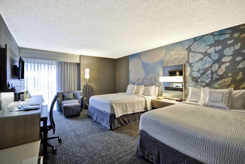Room, 2 Queen Beds, Courtyard View