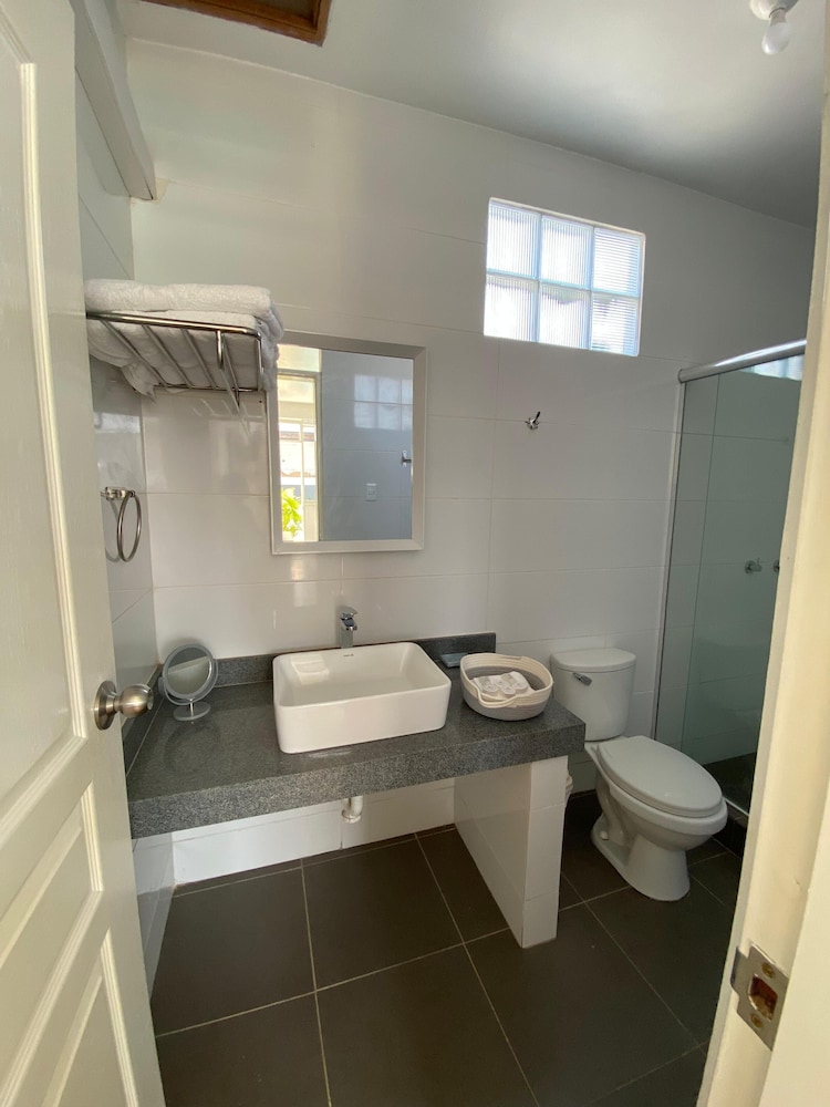 Standard Double Room - Photo 2