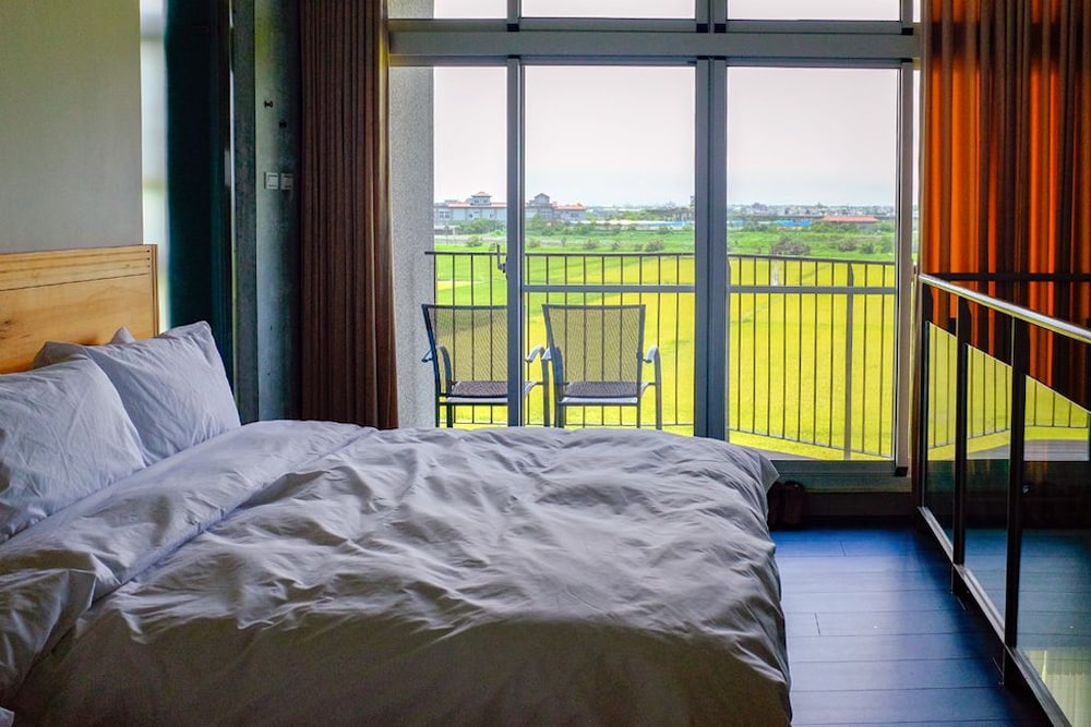 Gallery Loft, 1 Bedroom, Balcony, Mezzanine photo 1